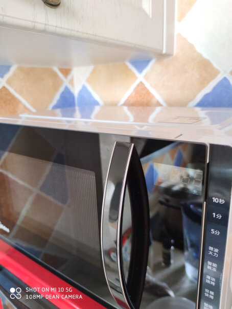 美的微烤一体机20升平板加热家用光波炉多功能微蒸烤箱可以烤全鸡吗？