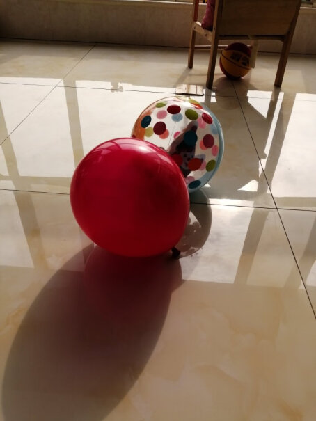 FOOJO彩色气球这款气球掉颜色吗？