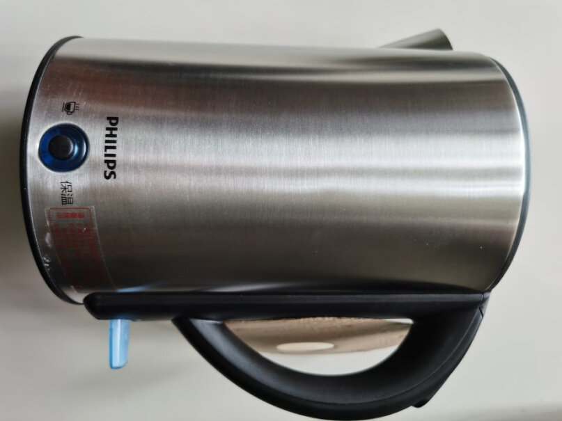 飞利浦电热水壶304不锈钢您好，请问9316这款的盖子关上的声音特大吗？