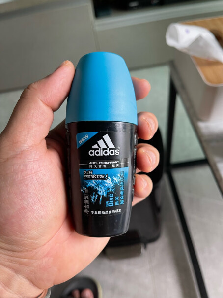 阿迪达斯adidas男士走珠止汗露香体液激情50ml这个是洗澡的时候用还是洗完澡后涂在身上？