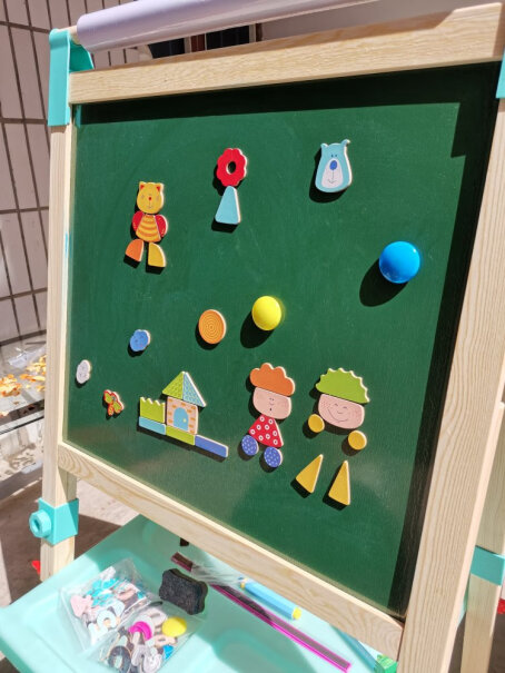 铭塔超大号磁性儿童画板玩具男孩女孩婴儿宝宝那个磁粉会不会很多，小孩子万一在嘴里放呢？