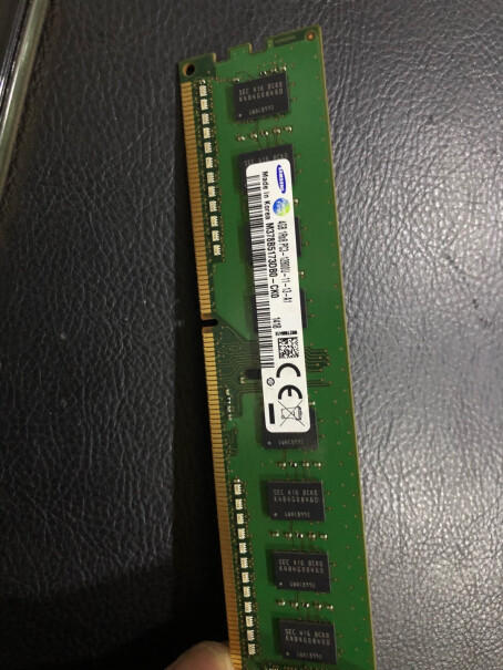 协德DDR3 4G内存条技嘉h55m s2能按上吗？