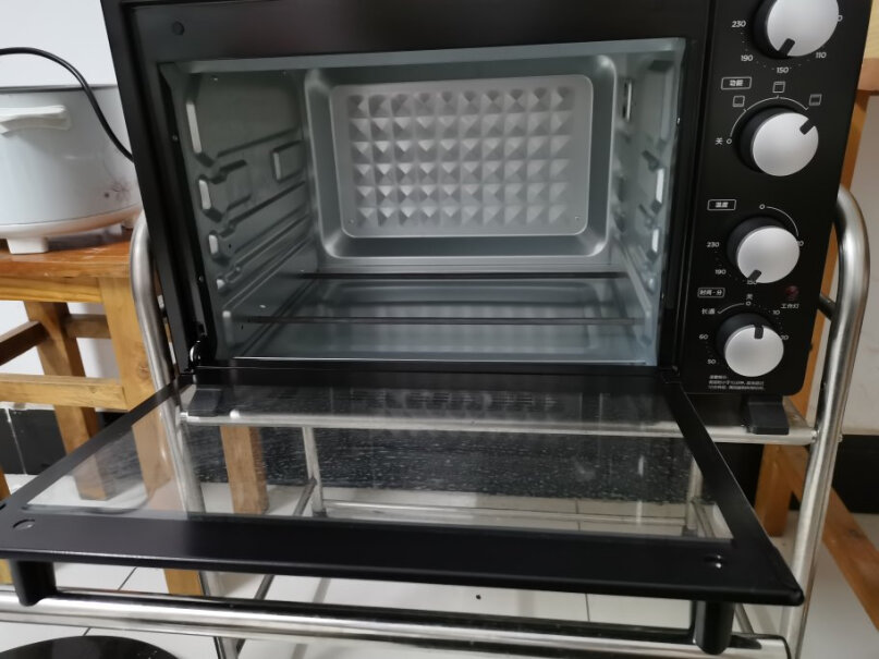 美的PT3501家用电烤箱声音大不大，会不会烤东西的时候外面温度很高？