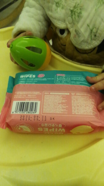 怡恩贝婴儿湿纸巾护肤柔湿巾木糖醇与芦荟的有什么不同？求解！