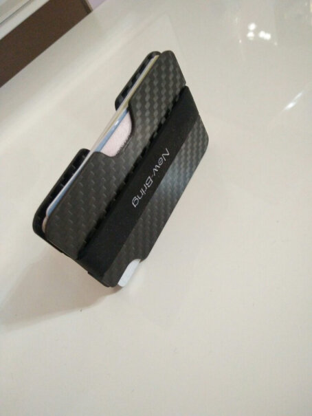 卡包名片夹NewBring碳纤维卡包超薄男士钱包使用感受,质量真的差吗？