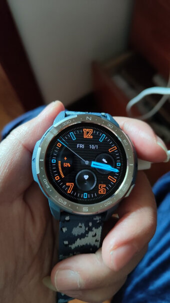 荣耀GS Pro手表手表能插耳机吗？