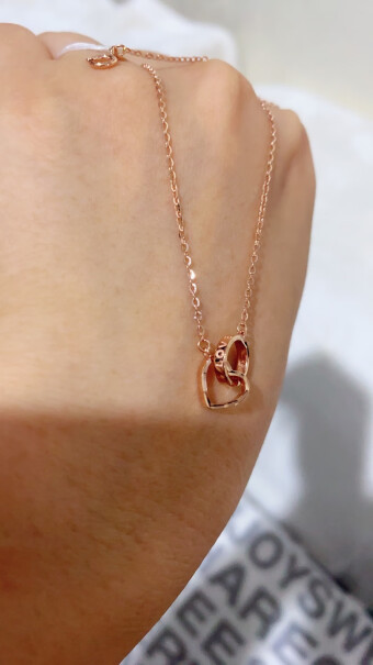 周六福珠宝18K金项链吊坠女款这个链子大概多少克？
