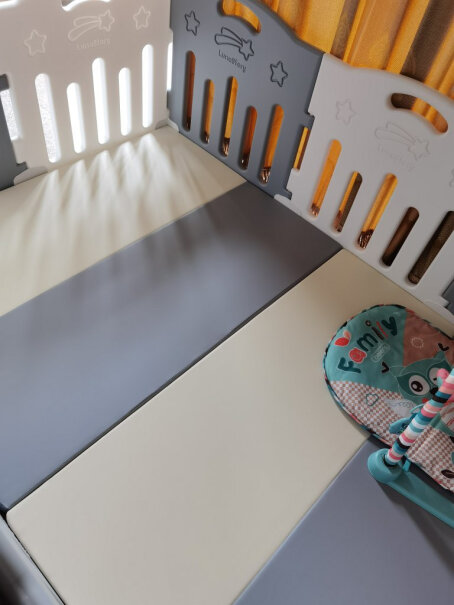 韩国Lunastory宝宝网红围栏爬行垫组合儿童室内游戏家用安全防护栅栏套装200*140清新灰围栏姐妹们，这款皮质的，夏天会不会热啊不透气啥的，谢谢？