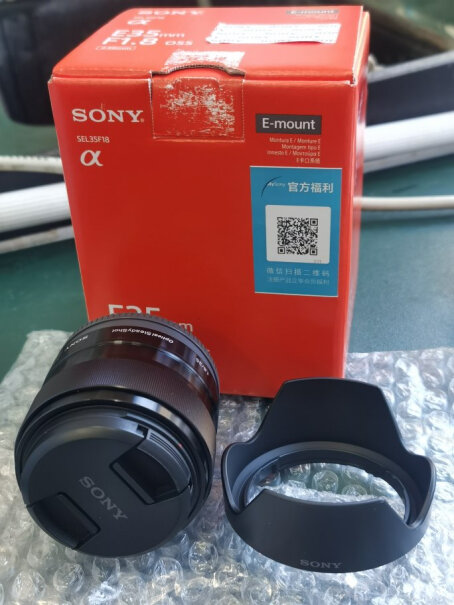 索尼E 30mm 微距镜头这款35.18 在sony nex 5r上可以用吗？