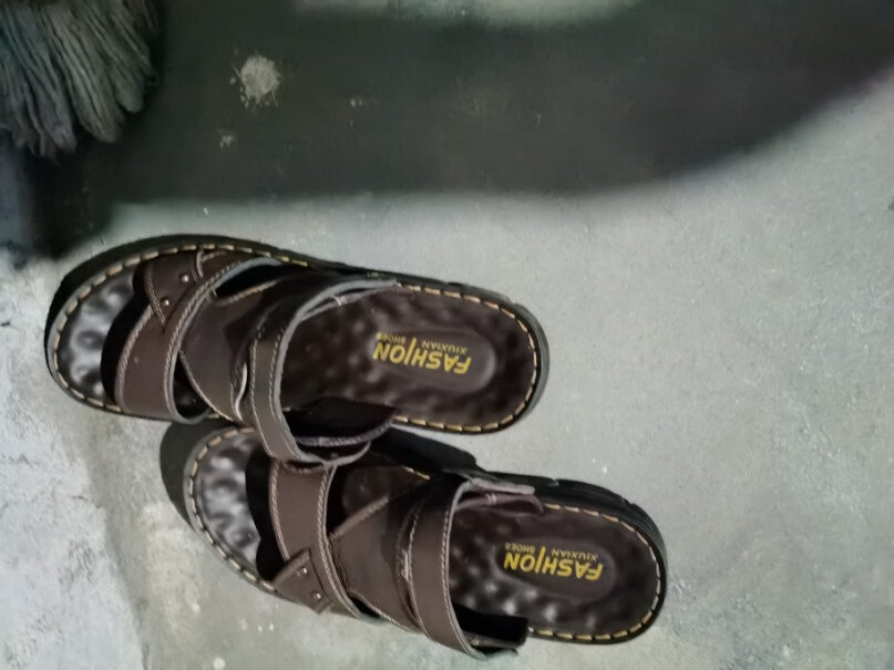 外穿IQGD沙滩鞋头层凉鞋防滑拖鞋牛皮功能真的不好吗？性能评测！