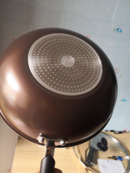 苏泊尔煎锅炒菜锅SUPOR易洁30cmEC30SP01炒锅电磁炉有没有买的，用几个月的粘锅的呀！？