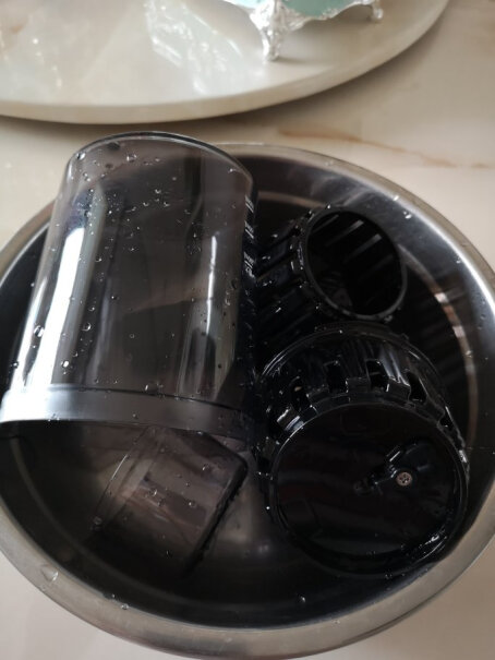 九阳榨汁机家用电动榨汁杯便捷式水果汁机充电式小型原汁机可以榨姜汁吗？