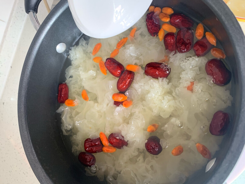 苏泊尔（SUPOR电磁炉买了用这个不知道买哪种锅，有没有推荐的，我在宜家买了一个小锅用不了。