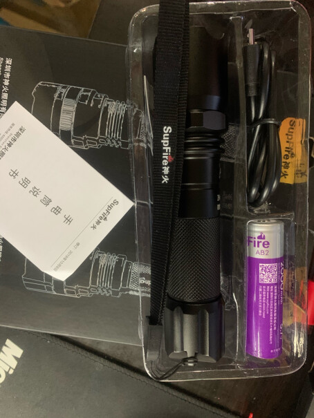 神火A10强光手电筒LED远射家用户外骑行USB充电是多大尺寸的呢？长、直径是多少？