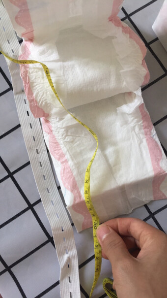 茵茵cojin薄吸多纸尿片XL9213kg以上日用无粘贴这个茵茵和柔丫，哪个比较薄和软？