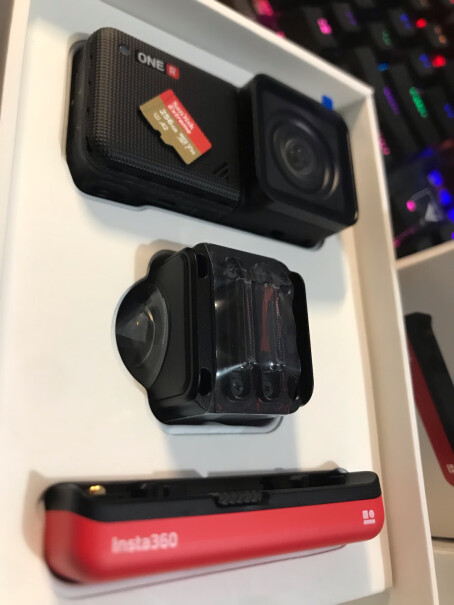 Insta360 ONE R (双镜头礼盒)手里已经有osmo pocket，还有必要入手一英寸或是4k+全景吗？
