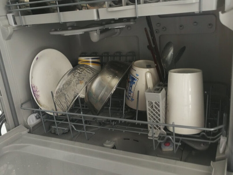 松下洗碗机家用台式易安装独立加热烘干请问这款洗碗机时间长里，外会生 铁锈吗？