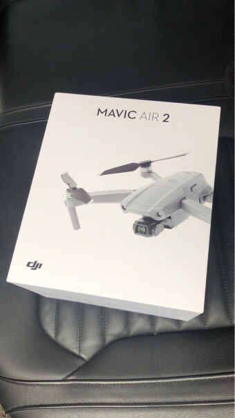 DJI 御 Mavic Air 2 无人机一键返航回来路线是斜着下来还是直着下来？