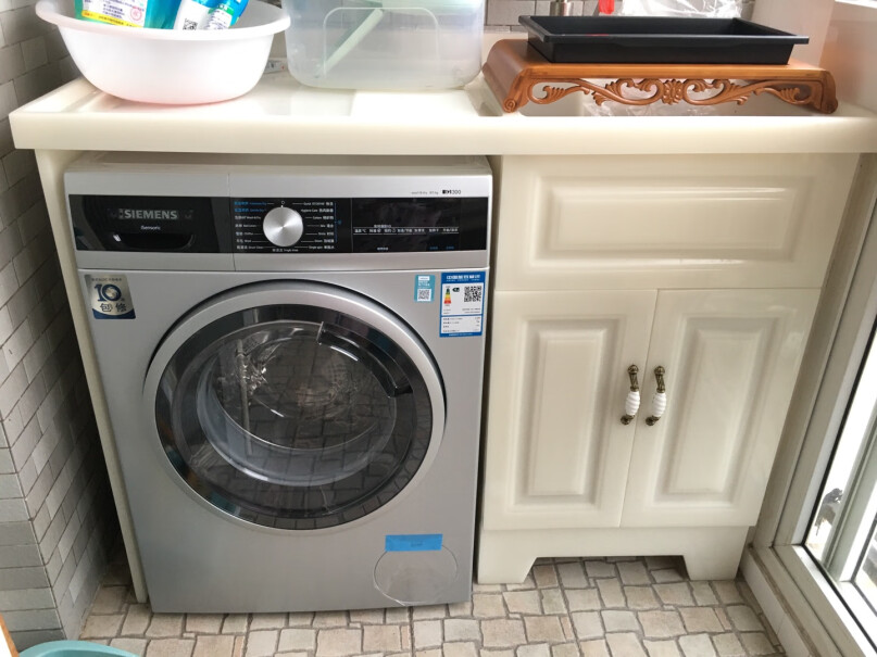 西门子SIEMENS8公斤请问你们从这款洗衣机拿出的烘干衣物有橡胶塑料的气味么？