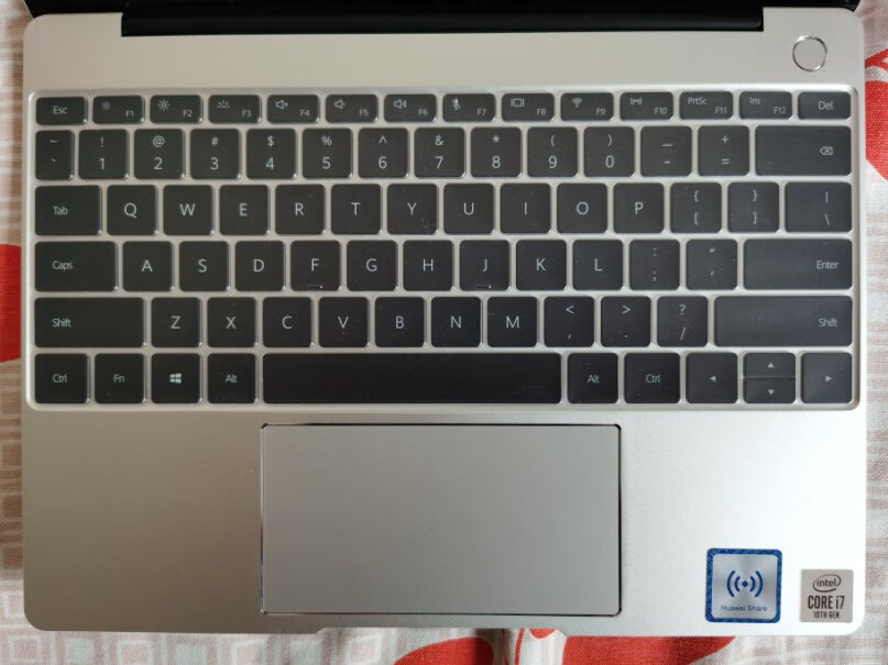 华为笔记本电脑MateBook13键盘手感怎么样？经常打字舒服吗？