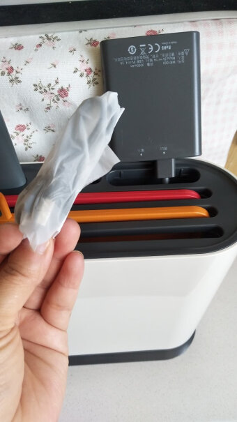 英国摩飞电器刀具砧板餐具消毒机把刀具砧板洗干净直接放进去，要是可以高温风干并紫外线消毒就好了？