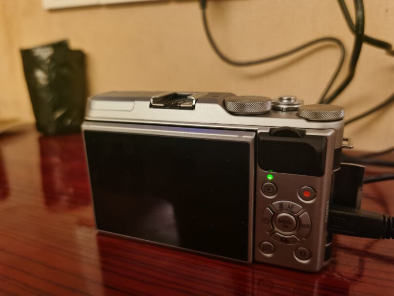 富士XA5微单套机（星光棕）日常拍照小白，推荐购买吗？
