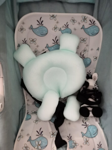 七彩博士婴儿定型枕0-1岁买回来有气味吗？
