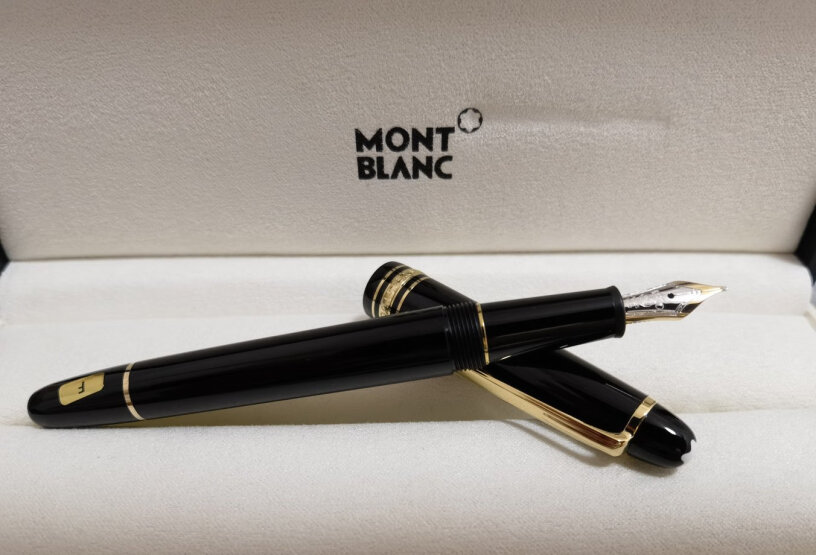 MONTBLANC万宝龙大班系列钢笔有没有送配套墨水？