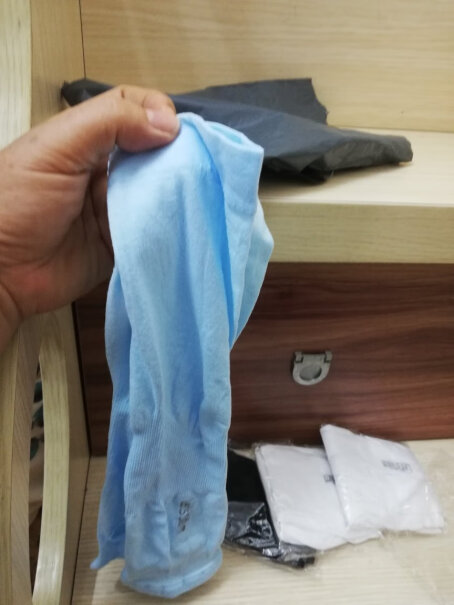 惠寻冰袖套袖防晒手套袖套男女护臂冰丝袖子套手臂就没有人关心UPF防晒指数是多少吗？