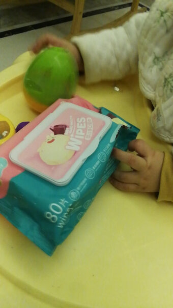 怡恩贝婴儿湿纸巾护肤柔湿巾为什么湿巾抽出来以后用手捏会有好多泡沫？