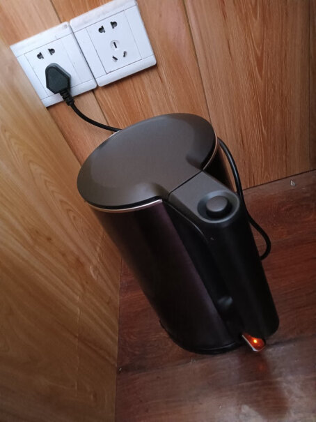 美的智能电热水壶SHE1521选购哪种好？图文解说评测？