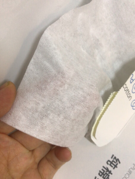 全棉时代湿两用全棉棉柔巾洁脸巾80面巾盒装纸巾有异味吗？