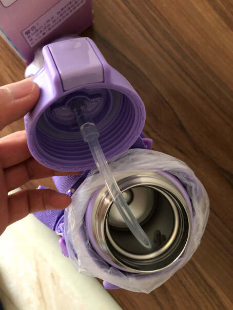 迪士尼儿童保温杯宝宝吸管杯婴儿水杯不锈钢保温水壶一岁半孩子可以用吗？