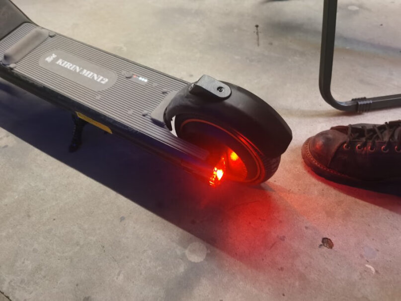 RND智能电动滑板车成人学生体感车10英寸大轮便携可折叠代驾25km长续航定速巡航NFC解锁反馈怎么样？网友点评？