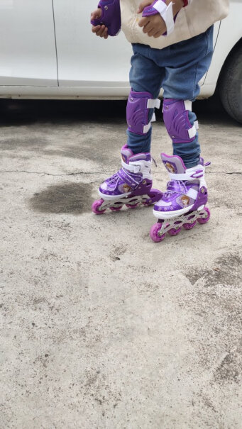 迪士尼溜冰鞋儿童轮滑鞋套装男女可调节旱冰鞋初学滑冰鞋蜘蛛侠是不是闪光得轮子？
