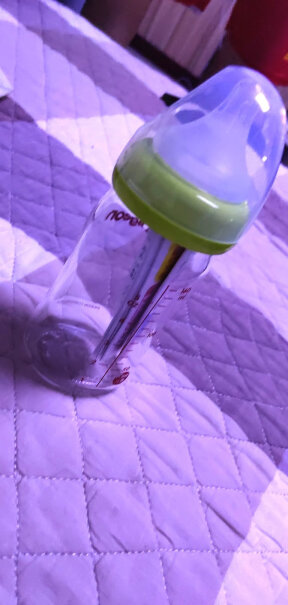 贝亲Pigeon宽口径玻璃奶瓶奶嘴套装婴儿奶瓶240ml+自然实感婴儿奶嘴L码+LL码是日本进口的吗？