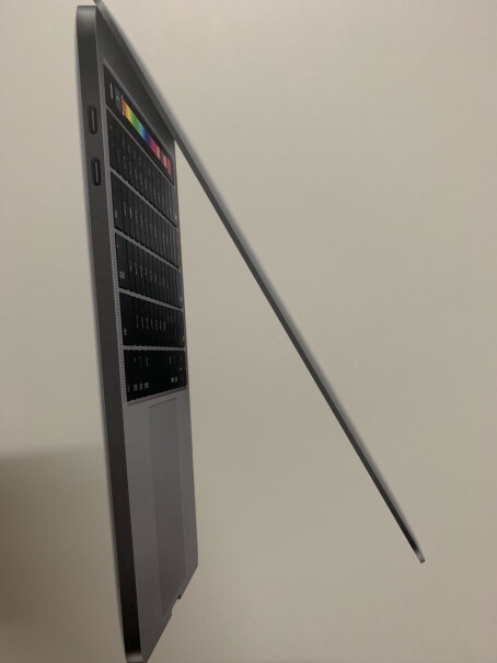 Apple款￼￼Apple 2019新品 MacBook Pro 13.3四个口都可以充电吗？