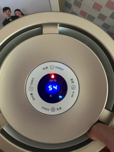 飞利浦PHILIPS加湿器卧室低噪款老是湿度显示30多正常吗？