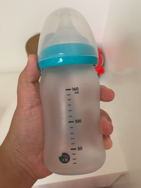 奶瓶奶嘴贝亲Pigeon硅胶玻璃奶瓶婴儿仿母乳新生儿宽口径240ml多少钱？这就是评测结果！