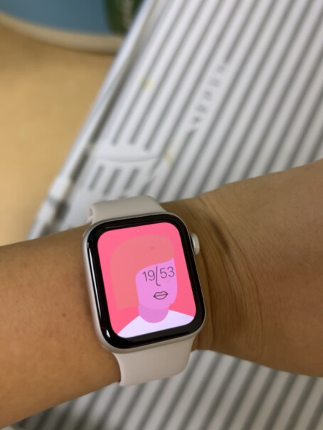 Apple Watch SE 2022款手表值得买吗？来看看买家评测！