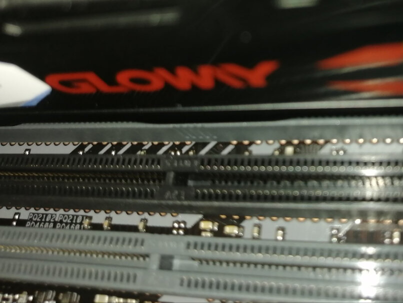光威16GB DDR4内存条 TYPE-α系列单槽支持多大，和一共支持多大？是主板决定还是CPU