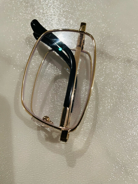 索柏老花镜舒款1105A200花镜老花眼镜便携老花175度的能带吗？