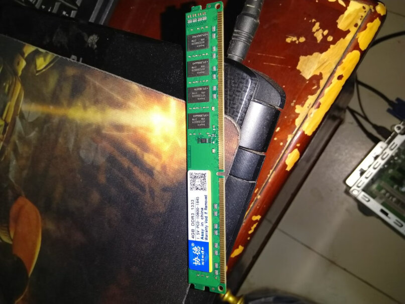 协德DDR3 4G内存条主板是华硕p8h61，原内存是金士顿，两G两根，可不可以再加一根4G的？