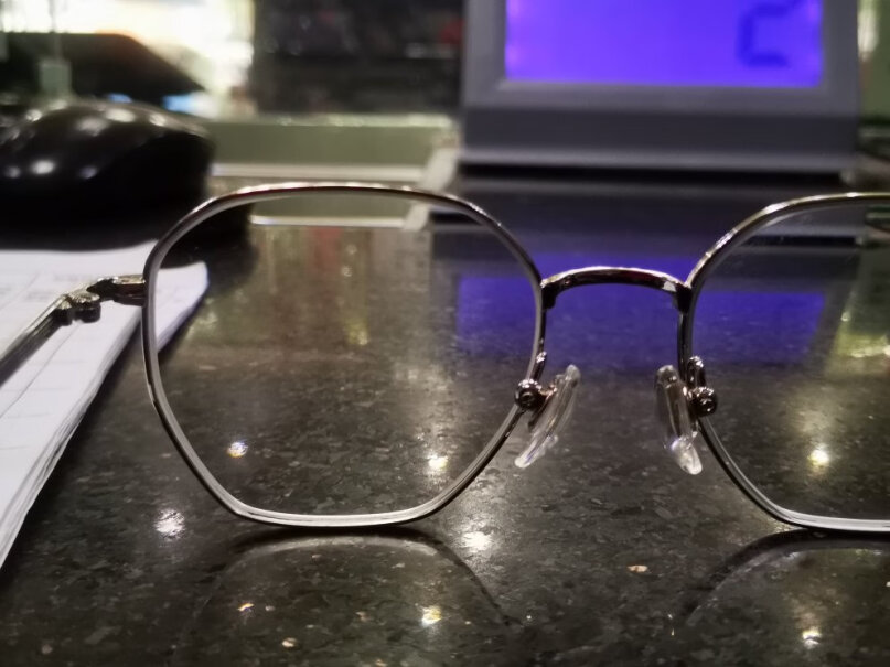 镜头清洁眼镜布可以擦蓝牙耳机吗？