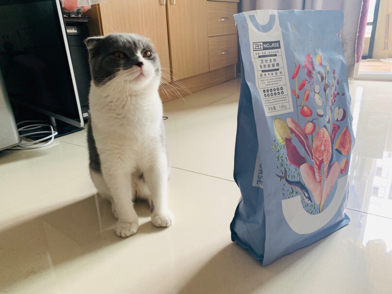 卫仕猫粮全价全阶段10kg吃这个猫粮，猫拉粑粑会不会很臭啊？