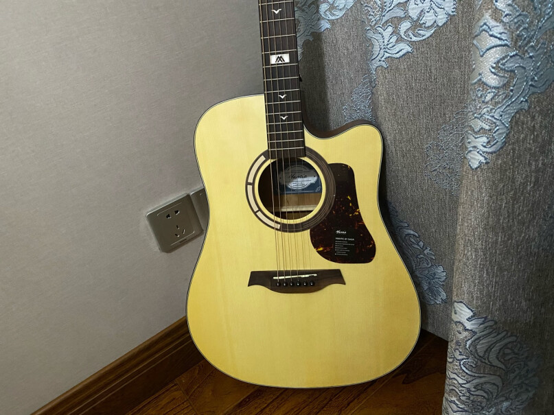 吉他萨伽SAGA单板民谣吉他初学者入门男女木吉他jita乐器质量怎么样值不值得买,大家真实看法解读？