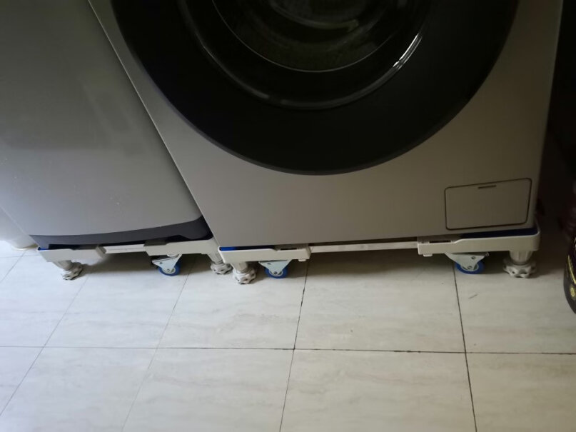 贝石洗衣机底座架大家好，我那里位置窄，想烘干机和洗衣机叠起来用的，请问手从下面伸进去调后面的支座够不够得着呢？