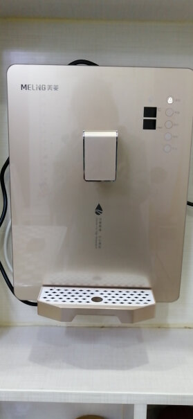 美菱管线机壁挂式饮水机直饮机家用即热式调温管线饮水机你们的机器出水量大嘛？我怎么感觉水量好小啊。