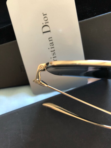 太阳镜-眼镜框迪奥Dior应该怎么样选择,到底是不是智商税！