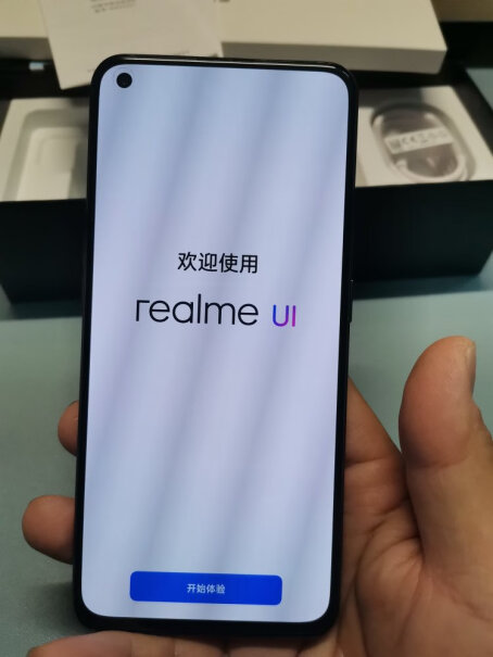 realme真我GT我的2月买的。现在已经开始闪退和死机了，想问问买了的伙计，有这类情况吗，是系统问题吗，更新了会好吗？